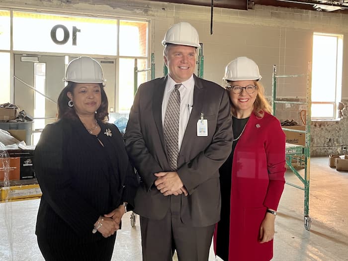 Secretary Guidera at Assistant Secretary Madi Biedermann sa Technical Education Center Roanoke City Public Schools